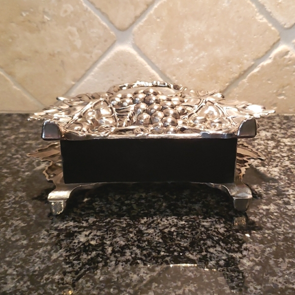 Studio Silversmiths Grapevine Napkin Letter Book Card Holder - Picture 5 of 13